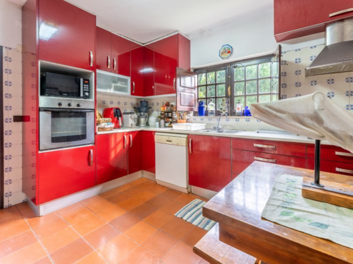 Image No.8-4 Bed House for sale