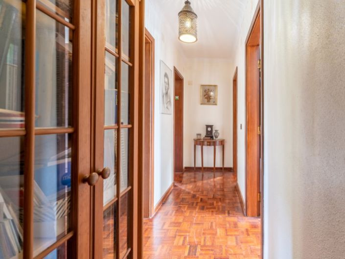 Image No.9-4 Bed House for sale