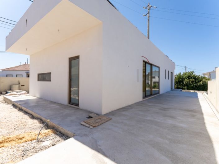 Image No.42-3 Bed House for sale