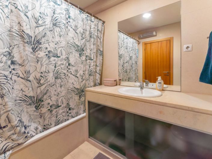 Image No.13-4 Bed Apartment for sale