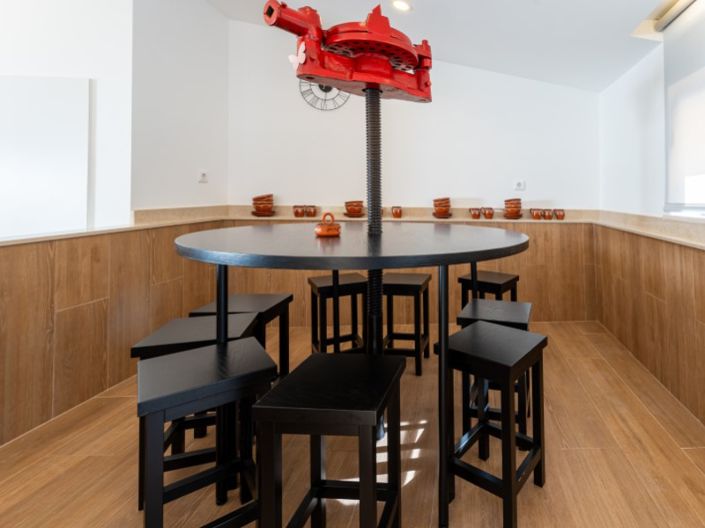 Image No.10-6 Bed House for sale