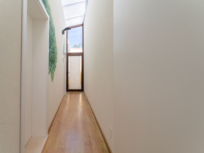 Image No.16-6 Bed House for sale