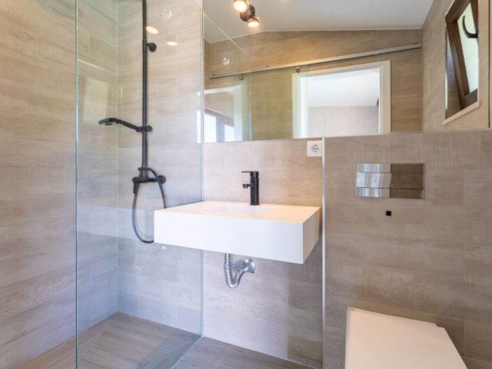 Image No.25-6 Bed House for sale