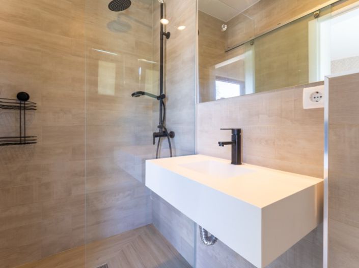 Image No.26-6 Bed House for sale