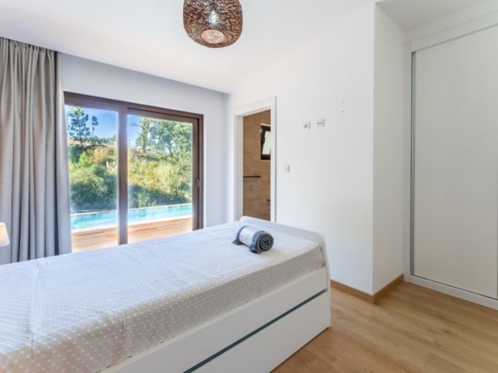 Image No.27-6 Bed House for sale