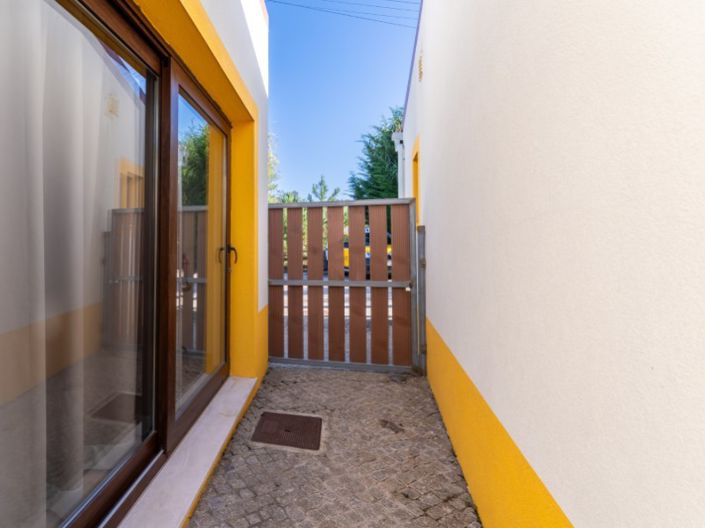 Image No.35-6 Bed House for sale