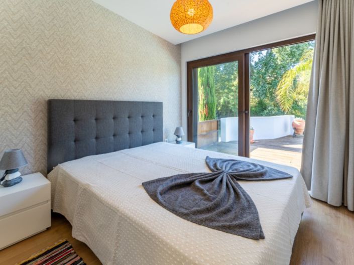 Image No.45-6 Bed House for sale