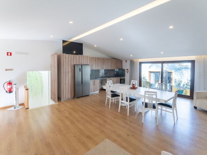 Image No.5-6 Bed House for sale