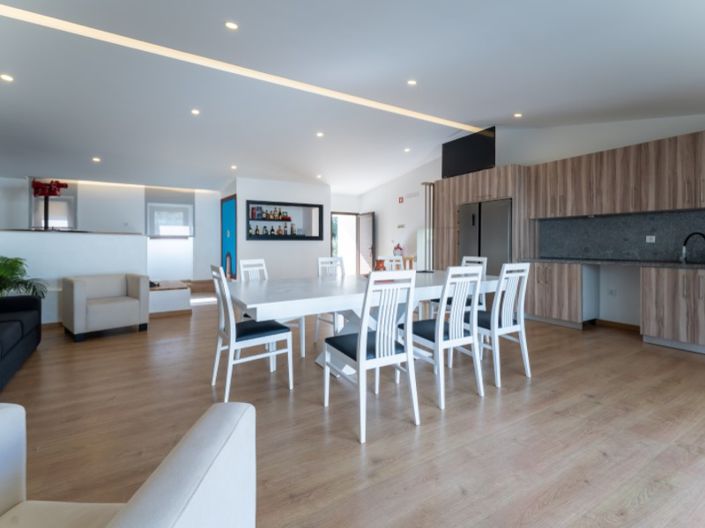 Image No.7-6 Bed House for sale