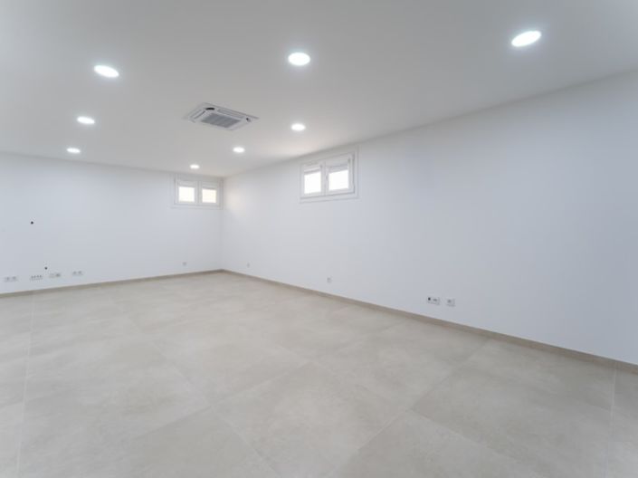 Image No.12-4 Bed House for sale