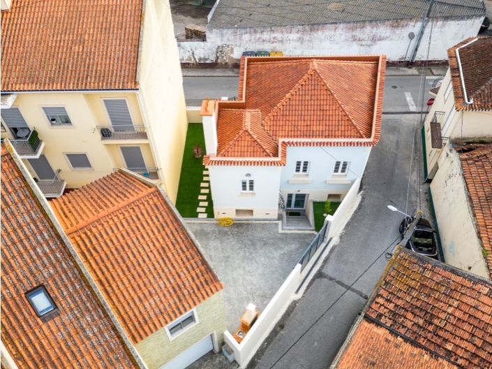 Image No.19-4 Bed House for sale