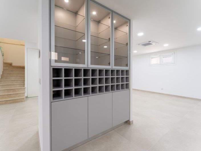 Image No.25-4 Bed House for sale