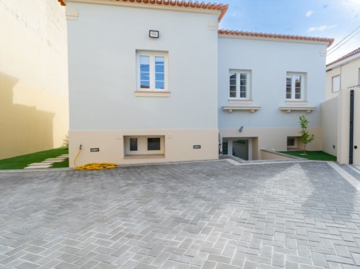 Image No.52-4 Bed House for sale