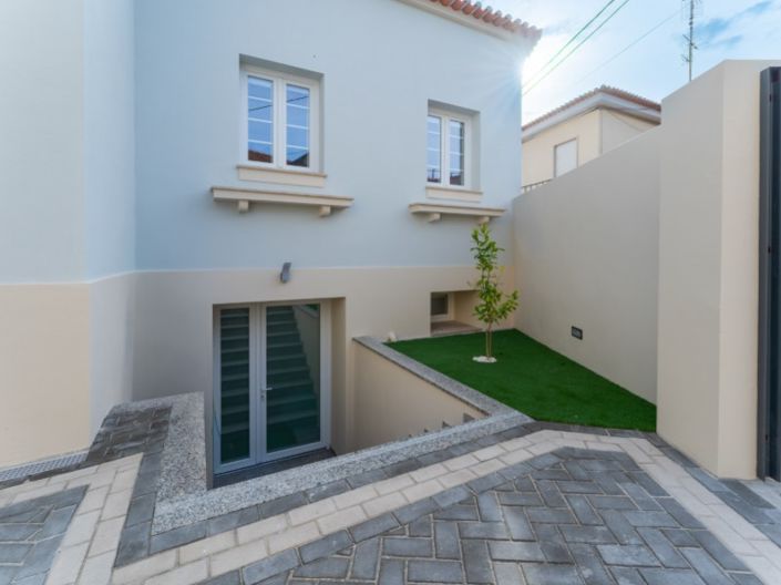 Image No.54-4 Bed House for sale