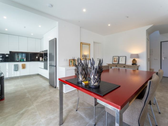 Image No.10-4 Bed House for sale