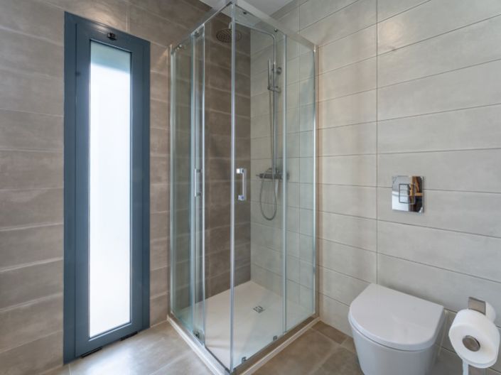 Image No.15-4 Bed House for sale