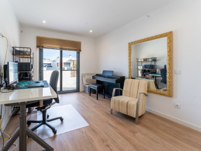 Image No.16-4 Bed House for sale