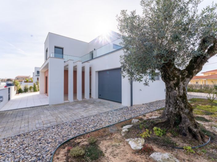 Image No.31-4 Bed House for sale