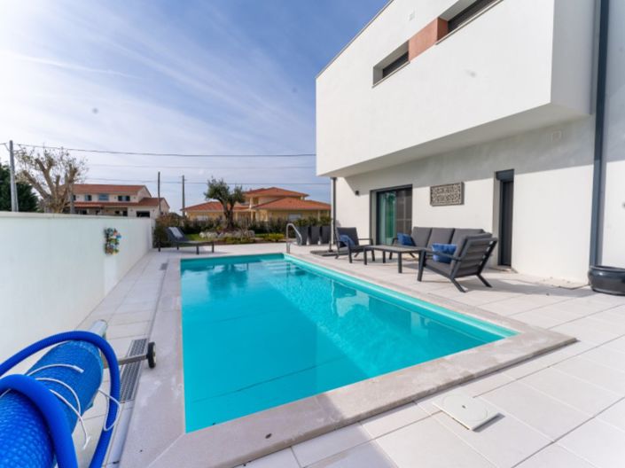 Image No.5-4 Bed House for sale