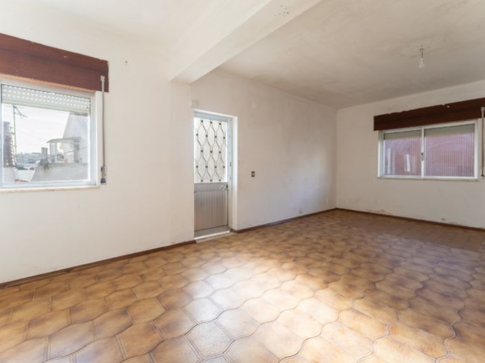 Image No.24-3 Bed House for sale