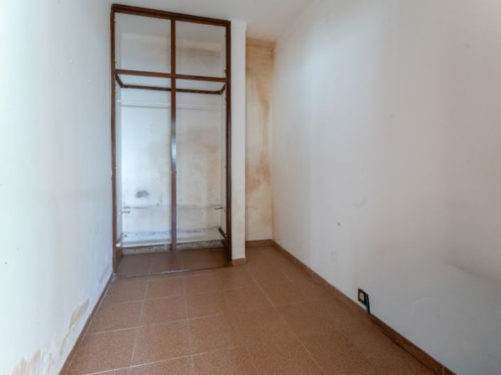 Image No.28-3 Bed House for sale