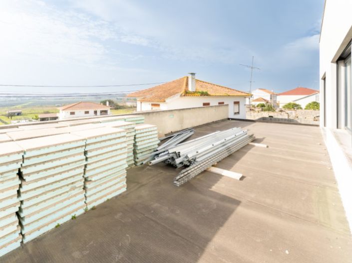 Image No.20-3 Bed House for sale