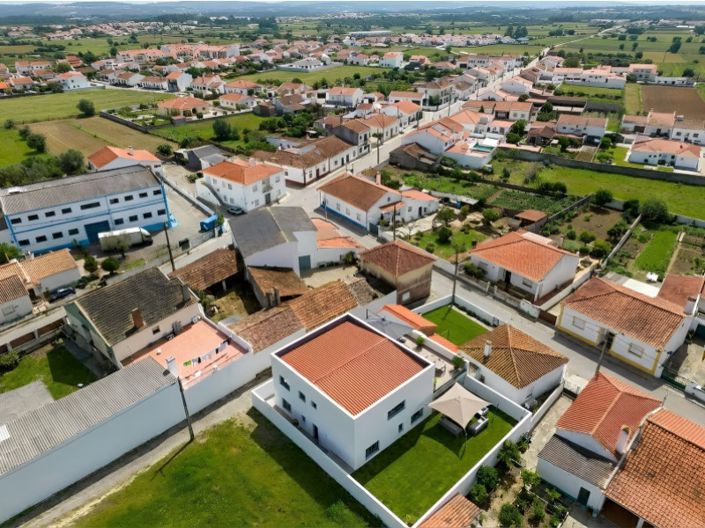 Image No.43-3 Bed House for sale