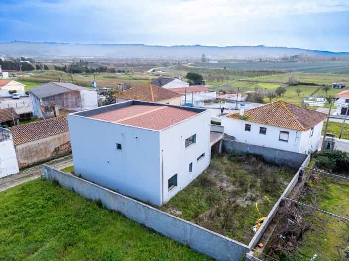 Image No.8-3 Bed House for sale