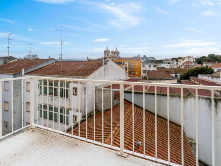 Image No.29-2 Bed Apartment for sale