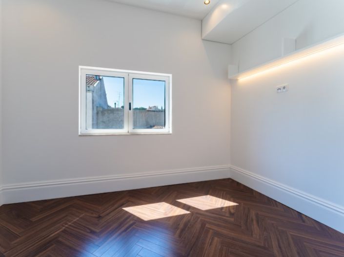 Image No.27-2 Bed Apartment for sale