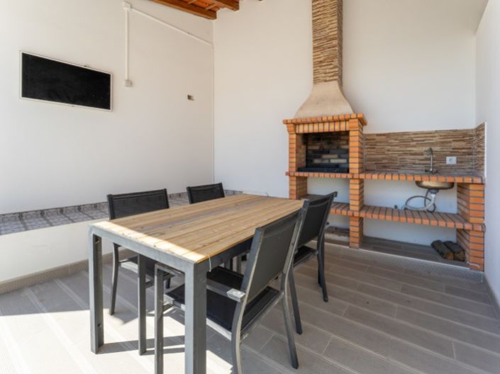 Image No.15-3 Bed House for sale