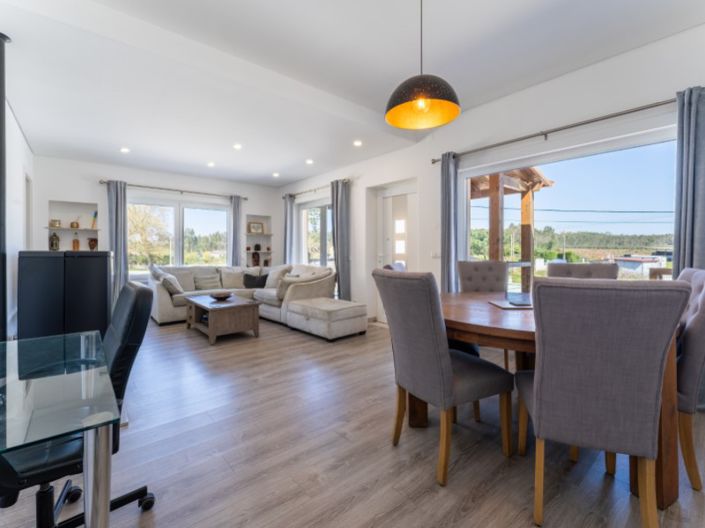 Image No.24-3 Bed House for sale