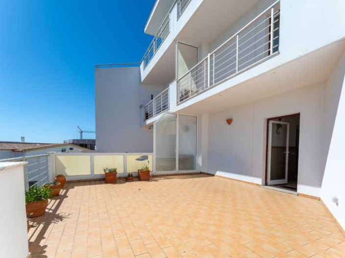 Image No.21-3 Bed Apartment for sale