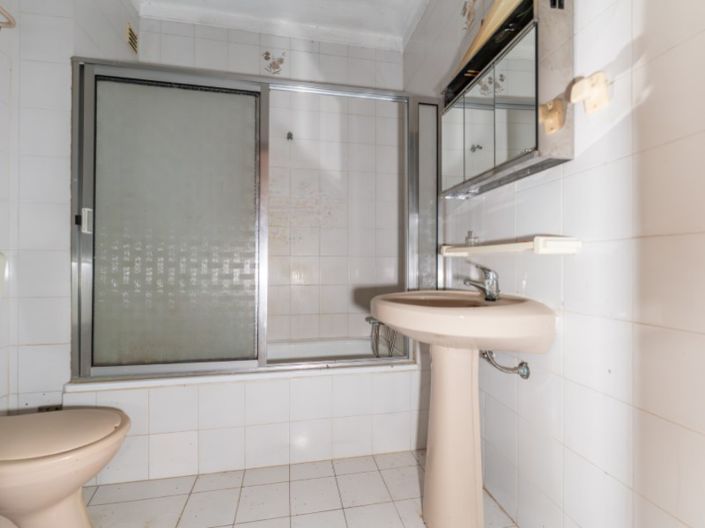 Image No.23-2 Bed Apartment for sale