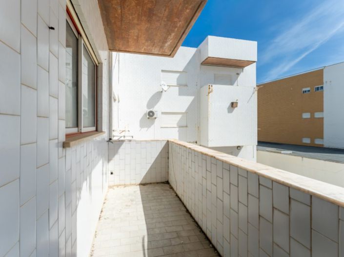 Image No.26-2 Bed Apartment for sale