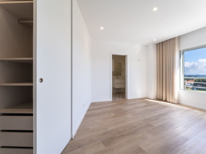 Image No.11-3 Bed Apartment for sale