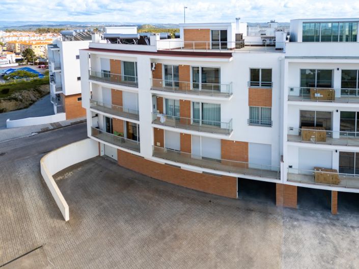 Image No.27-3 Bed Apartment for sale