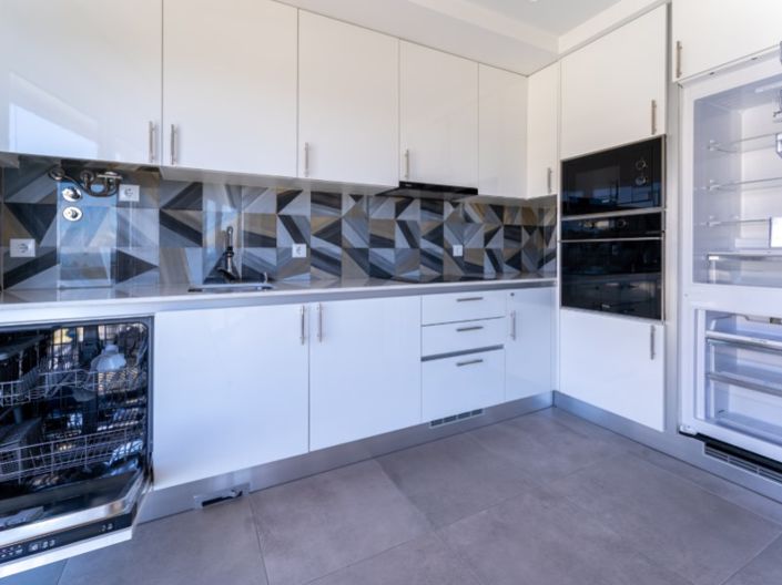 Image No.3-3 Bed Apartment for sale