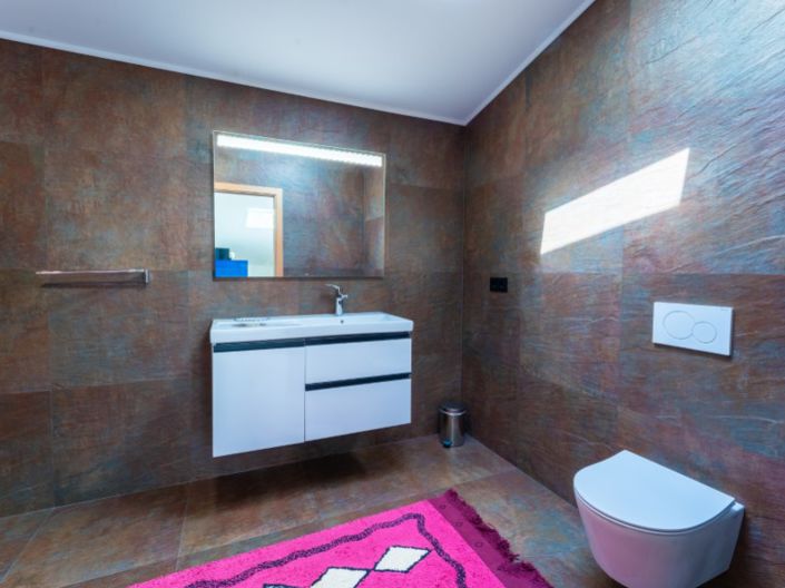 Image No.27-2 Bed House for sale
