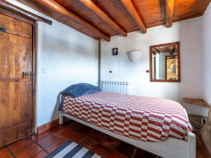 Image No.10-4 Bed House for sale