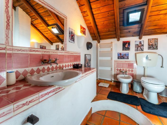 Image No.7-4 Bed House for sale