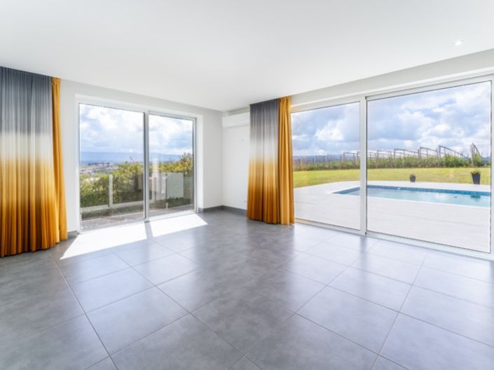 Image No.21-3 Bed House for sale