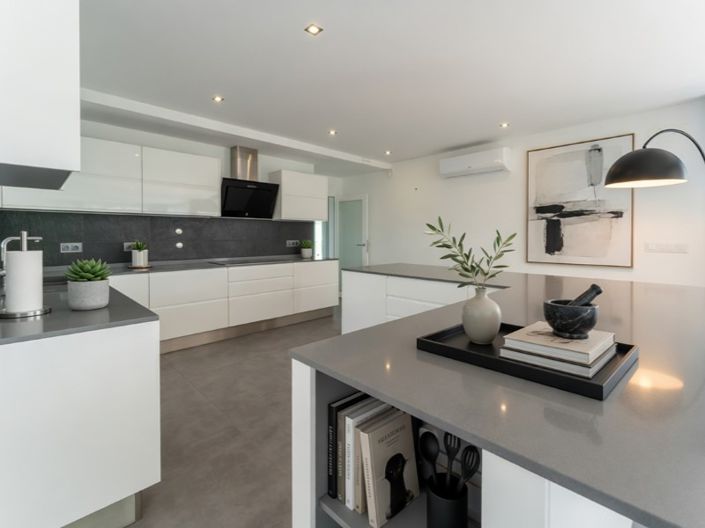 Image No.7-3 Bed House for sale