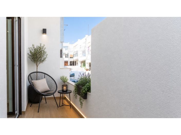 Image No.33-3 Bed Apartment for sale