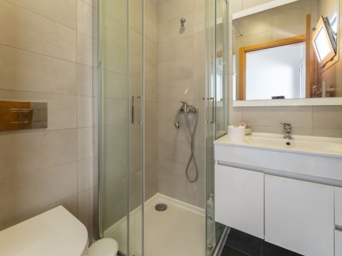 Image No.15-3 Bed House for sale