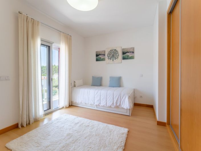 Image No.18-3 Bed House for sale