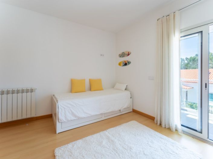 Image No.19-3 Bed House for sale