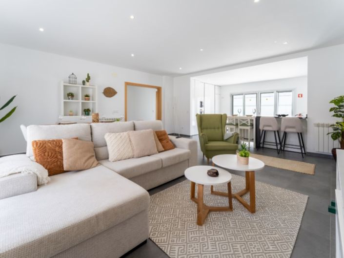 Image No.2-3 Bed House for sale