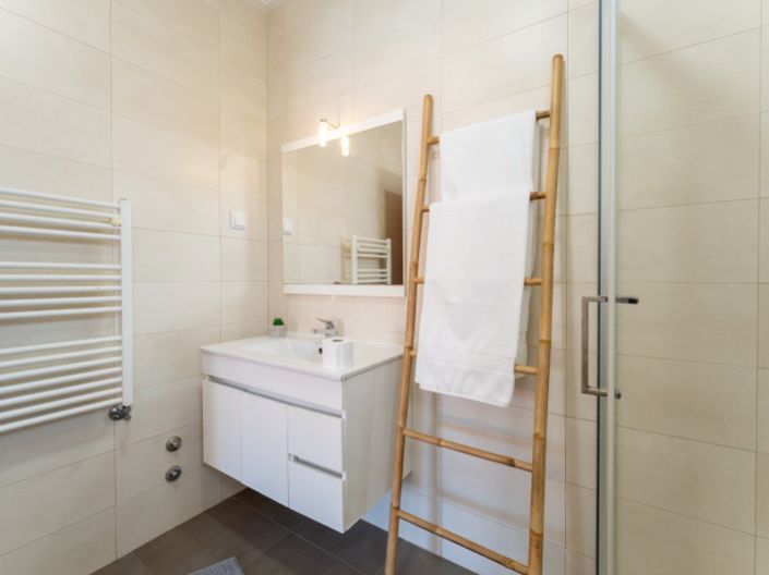 Image No.25-3 Bed House for sale