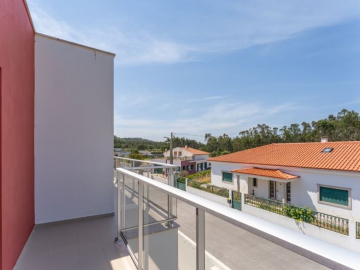 Image No.26-3 Bed House for sale